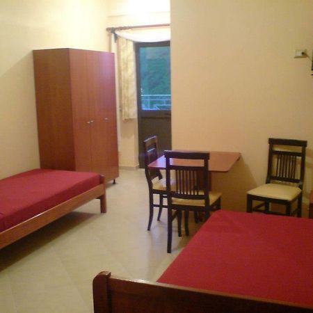 Hotel Natyra E Qete Peshkopi Ngoại thất bức ảnh